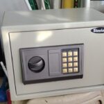 Abre tu caja fuerte con llave y combinación paso a paso