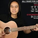 Aprende los acordes de 'All I Want for Christmas is You' y toca como un profesional