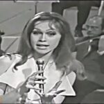 Cantantes femeninas españolas icónicas de los años 70: recordando su legado musical