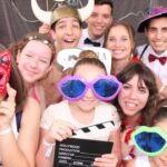 Captura los mejores momentos de tu boda con nuestro servicio de fotomatón en Valencia y Albacete