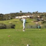 Club de golf en Marbella con vistas impresionantes al campo y al mar