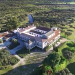 Descubre la elegancia del Palacio de Santa Cristina: historia y secretos