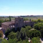 Descubre la elegancia rústica de Finca Torre del Pino