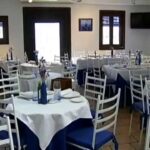 Descubre la magia de la gastronomía subterránea en Restaurante Cueva La Martina