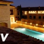 Disfruta del verano en Alquézar: Hotel con piscina para refrescarte