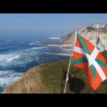 El imponente Peñón de Sopelana domina la costa vasca