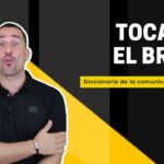 El significado detrás de cuando un hombre toca tu brazo mientras habla contigo