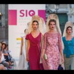 Elegancia española: las madrinas de boda lucen mantilla con estilo