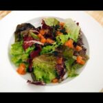 Ensalada de pasta con salmón ahumado y manzana receta fácil y deliciosa