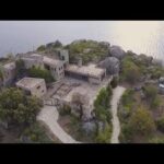 Explora la majestuosidad del Castillo Embalse del Burguillo en plena naturaleza