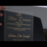Invitaciones de boda elegantes en metacrilato transparente