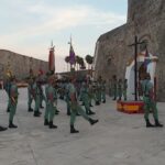 La majestuosa Plaza de Armas en las históricas Murallas Reales