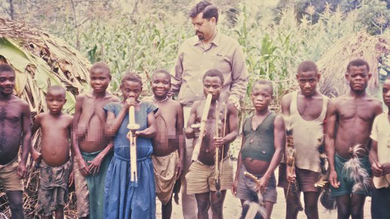 Que Pertenece A Una Raza Africana De Baja Estatura