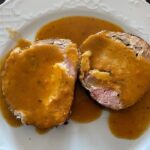 Receta de redondo de pollo relleno al horno con salsa