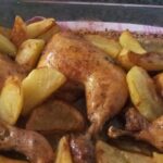 Receta fácil de contramuslos de pollo al horno con patatas y vino blanco