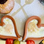 Sorprende a tu pareja con un desayuno romántico en casa: ideas y consejos