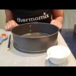 Técnica para colocar papel de horno en molde desmontable guía rápida